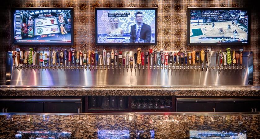 Best Sports Bars in Sandy Springs - Hudson Grille @ Sandy Springs