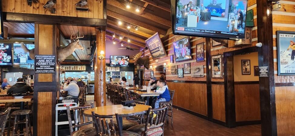 Best Sports Bars in Concord - Twin Peaks Restaurant @ Concord