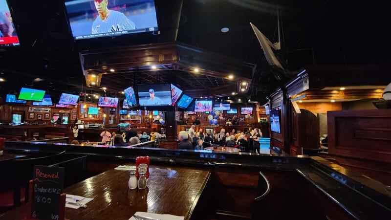 Best Sports Bars in Farmingdale - Main Event Farmingdale