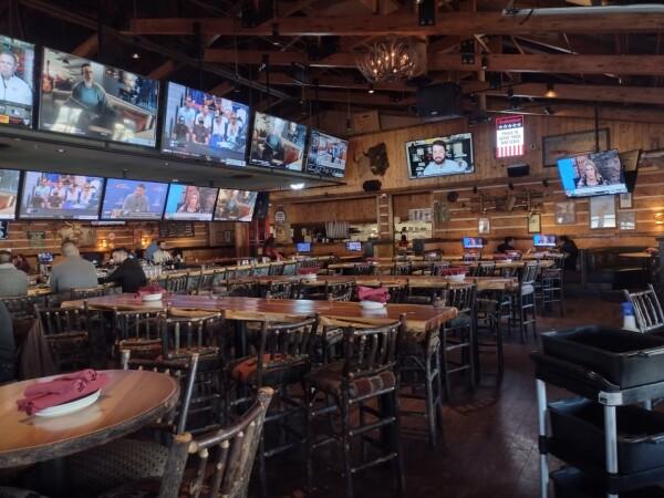 Best Sports Bars in El Paso - Twin Peaks Restaurant @ The Fountains