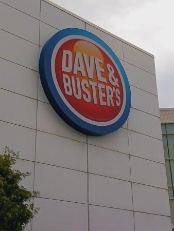 Best Sports Bars in Vernon Hills - Dave & Busters @ Vernon Hills