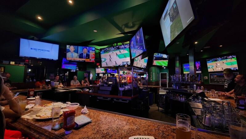 Best Sports Bars in Lake Mary - Duffys Sports Grill @ Lake Mary