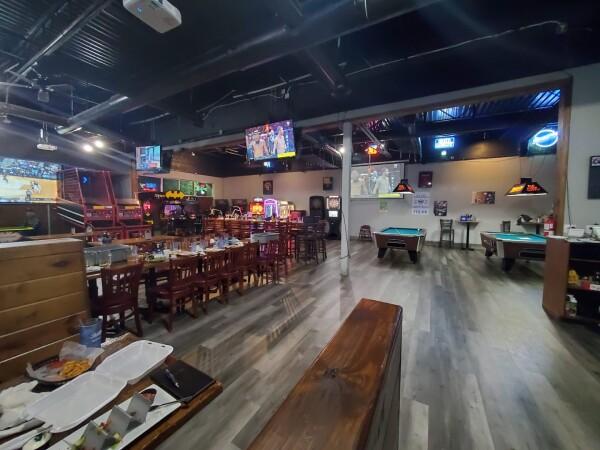 Best Sports Bars in Davenport - Davenports Ale House