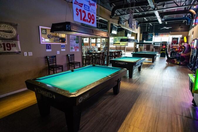 Best Sports Bars in Davenport - Davenports Ale House