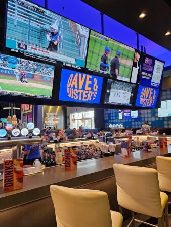 Best Sports Bars in Daytona Beach - Dave & Busters @ Daytona Beach