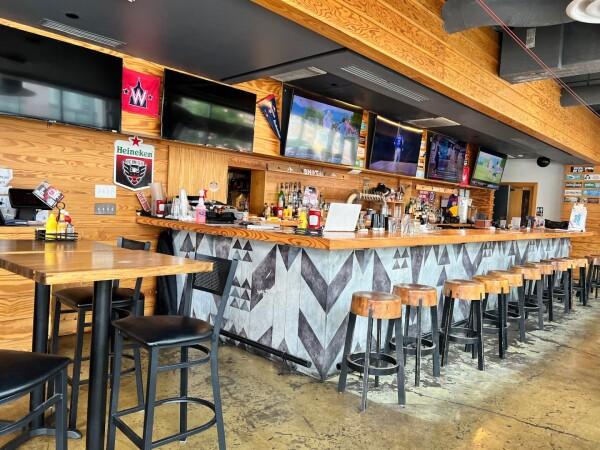 Best Sports Bars in Washington - Big Stick