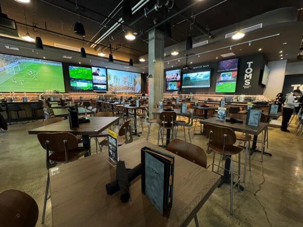 Best Sports Bars in Washington - Tom's Watch Bar @ Dc Navy Yard