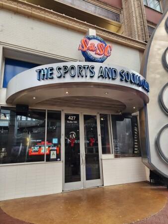 Best Sports Bars in Louisville - Sports & Social Club @ Fourth Street Live