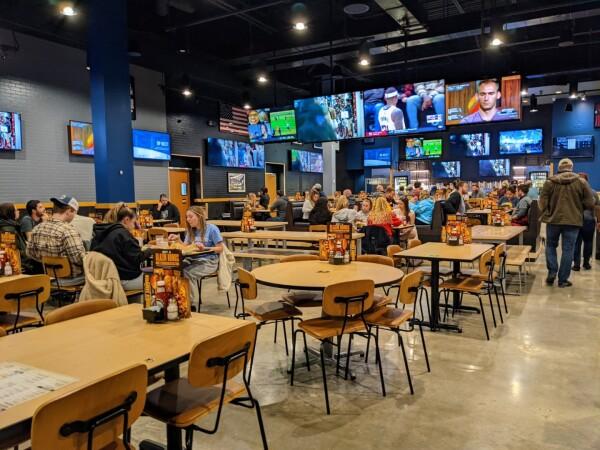 Best Sports Bars in Eatontown - Buffalo Wild Wings @ Eatontown, Nj