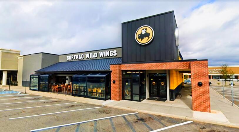 Best Sports Bars in Iselin - Buffalo Wild Wings @ Woodbridge Township, Nj