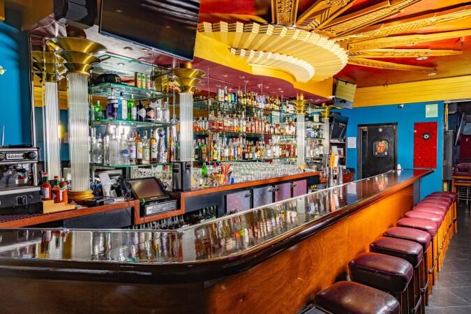 Best Sports Bars in San Francisco - Question Mark Bar