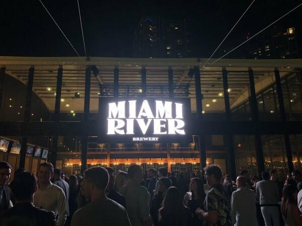 Best Sports Bars in Miami - Lounge @ Riverside Miami