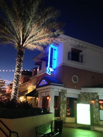 Best Sports Bars in Miami - BLUE MARTINI