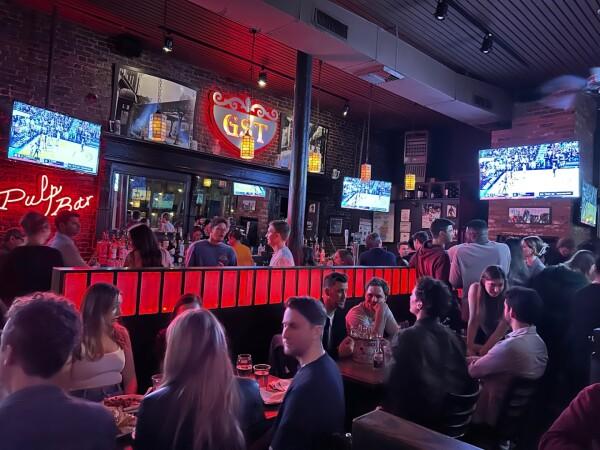 Best Sports Bars in New York - Greenwich Street Tavern