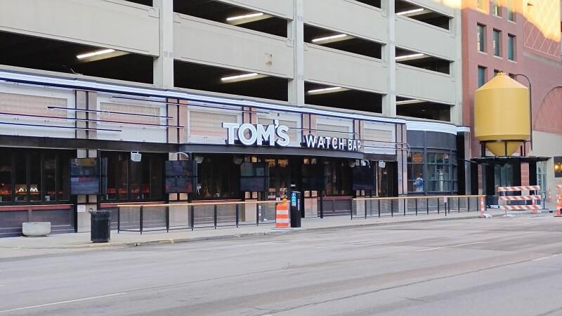 Best Sports Bars in Indianapolis - Tom's Watch Bar @ Indianapolis