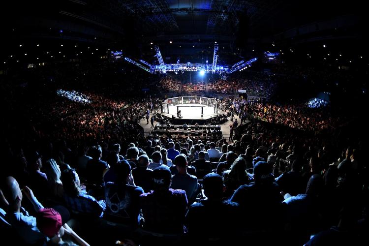 Find the best bars all around the US to watch the best UFC events ! 