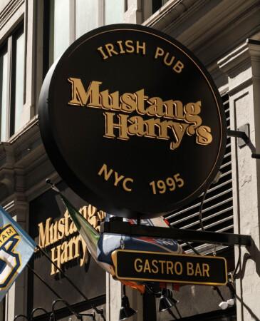 Best Sports Bars in New York - Mustang Harrys