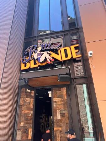 Best Sports Bars in Las Vegas - Bottled Blonde @ Las Vegas